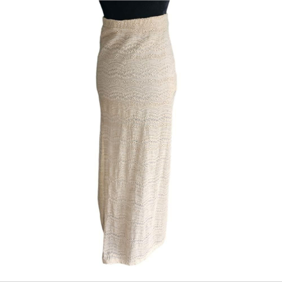 Very J Crochet style boho cream skirt size small - Picture 5 of 5